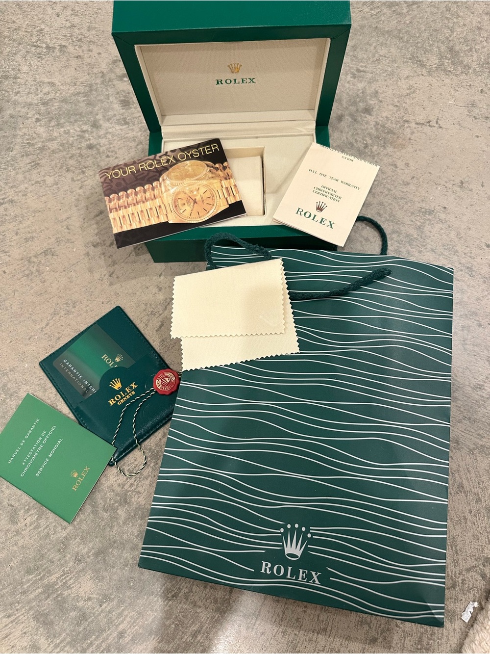 Vintage Rolex Green Branded Gift Bag with Matchinge Box and Booklets